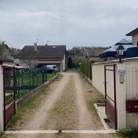 Апартаменты Au Gres Du Vent Ruy-Montceau Экстерьер фото
